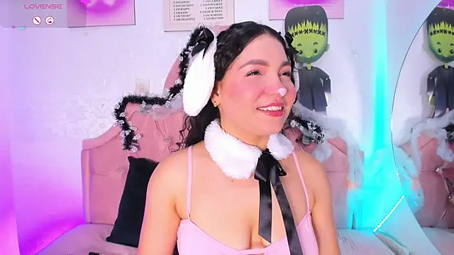 amandalee01 online show from 10-31-25, 07:15