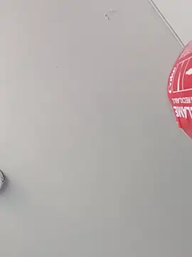 Snapshot of Darly_Gomez chatting on 12-24-24, 09:00 Darly Gomez online show from 12-24-24, 09:00