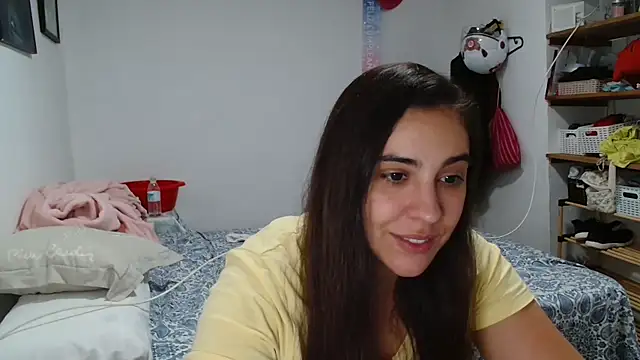 Snapshot of Ursumi1 chatting on 05-15-26, 08:27 Ursumi1 online show from 05-15-26, 08:27