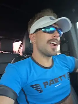 Snapshot of 69woodinson chatting on 10-08-25, 11:30 69woodinson online show from 10-08-25, 11:30