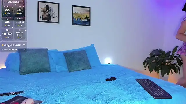 Snapshot of elafranco_ chatting on 12-20-25, 04:08 elafranco online show from 12-20-25, 04:08