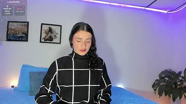 Snapshot of elafranco_ chatting on 12-22-25, 12:51 elafranco online show from 12-22-25, 12:51