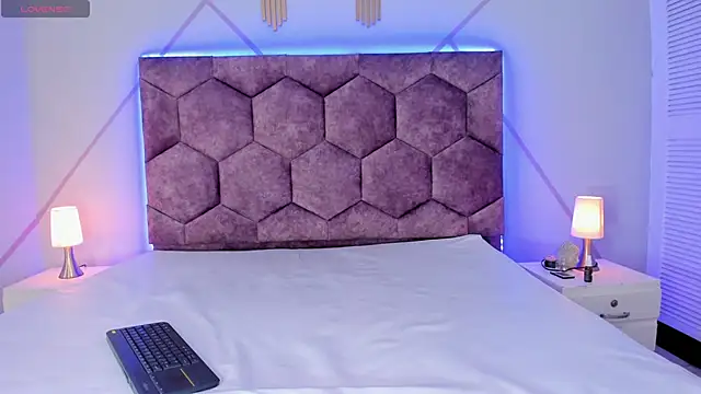 Snapshot of aggy_castel chatting on 01-23-25, 02:02 aggy castel online show from 01-23-25, 02:02