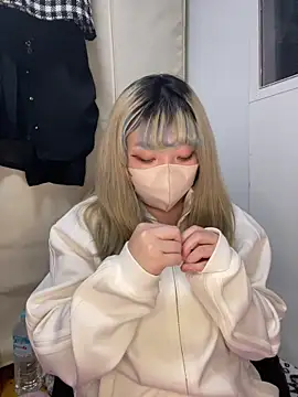 YUNA-yuna online show from 01-13-25, 03:36