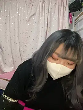 YUNA-yuna online show from 02-18-25, 05:10