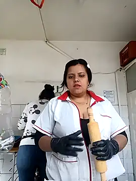 Snapshot of tuty_Tap chatting on 12-02-25, 02:12 tuty Tap online show from 12-02-25, 02:12