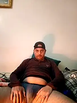 Snapshot of arabian82 chatting on 12-22-24, 10:25 arabian82 online show from 12-22-24, 10:25