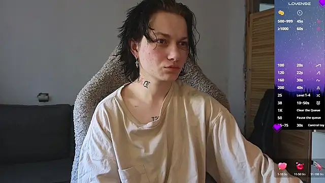 esajukyy online show from 04-14-26, 04:18