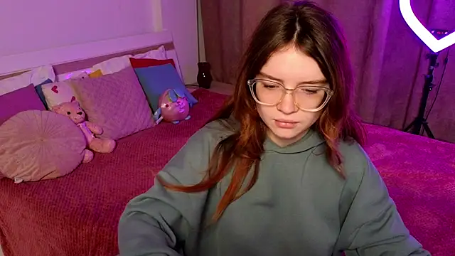 Sonya Glen online show from 03-20-25, 01:46