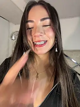 Melody 04 online show from 04-05-26, 03:58