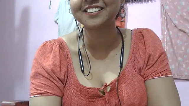 Snapshot of Suhana-sapna chatting on 05-24-26, 04:56 Suhana-sapna online show from 05-24-26, 04:56