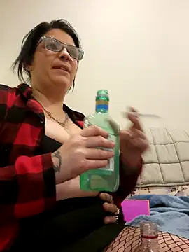 Snapshot of Neveah6 chatting on 12-15-24, 08:30 Neveah6 online show from 12-15-24, 08:30