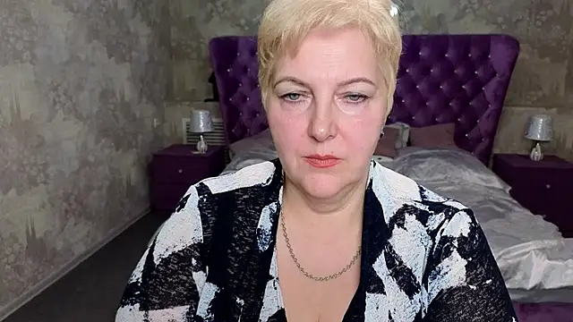 Snapshot of Sandra_Snow chatting on 12-18-24, 02:38 Sandra Snow online show from 12-18-24, 02:38