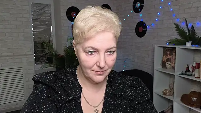 Snapshot of Sandra_Snow chatting on 12-23-24, 03:23 Sandra Snow online show from 12-23-24, 03:23