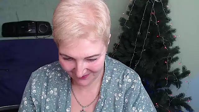 Snapshot of Sandra_Snow chatting on 12-26-24, 10:09 Sandra Snow online show from 12-26-24, 10:09