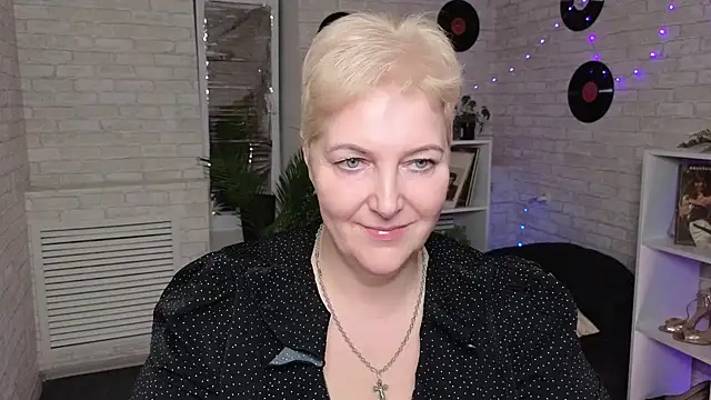 Snapshot of Sandra_Snow chatting on 12-28-24, 03:48 Sandra Snow online show from 12-28-24, 03:48