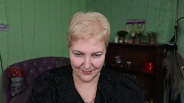 Snapshot of Sandra_Snow chatting on 01-06-25, 02:36 Sandra Snow online show from 01-06-25, 02:36