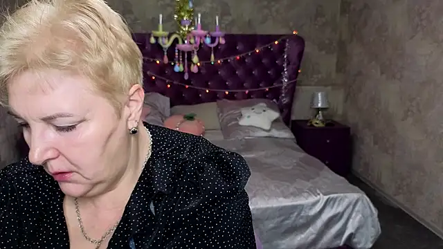 Snapshot of Sandra_Snow chatting on 01-07-25, 02:30 Sandra Snow online show from 01-07-25, 02:30