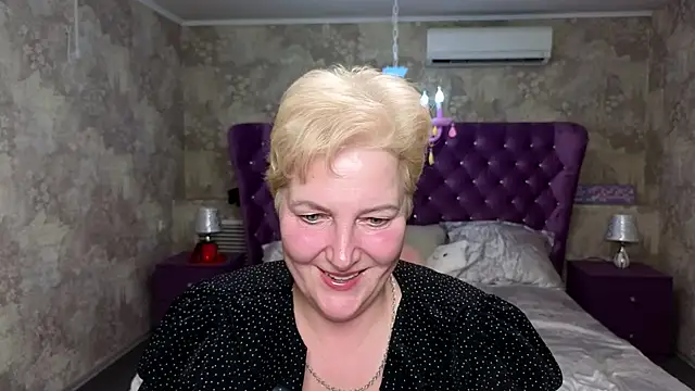 Snapshot of Sandra_Snow chatting on 02-01-25, 08:26 Sandra Snow online show from 02-01-25, 08:26