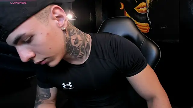 Flynn Riider online show from 11-05-25, 05:13