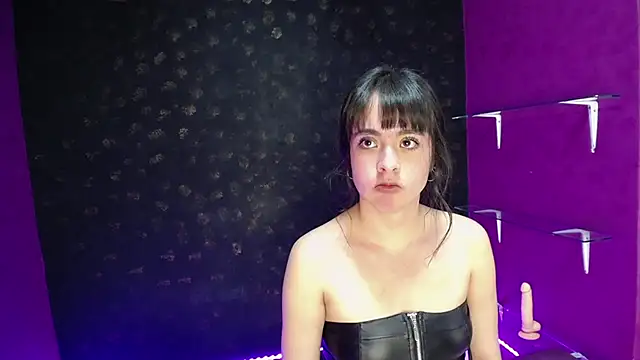 Snapshot of Sadie_Queen chatting on 12-26-24, 03:10 Sadie Queen online show from 12-26-24, 03:10