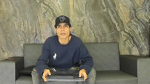 Duodreamhot online show from 12-24-24, 04:22