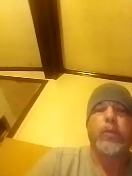 Snapshot of Rayc61 chatting on 02-05-26, 03:44 Rayc61 online show from 02-05-26, 03:44