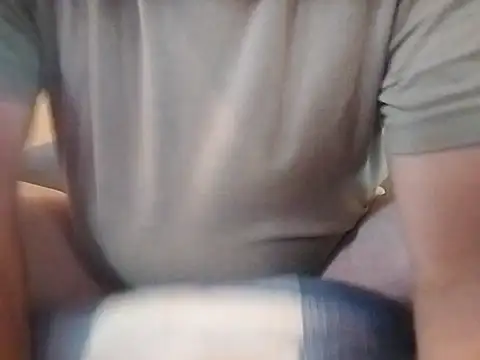 Snapshot of Rayc61 chatting on 04-12-26, 01:16 Rayc61 online show from 04-12-26, 01:16