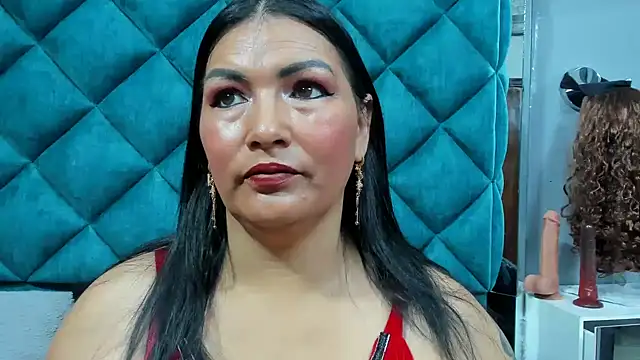 PENELOPELEWISs online show from 11-04-25, 06:51