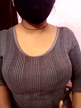 Snapshot of Cute-Anamika50 chatting on 02-14-25, 04:15 Cute-Anamika50 online show from 02-14-25, 04:15