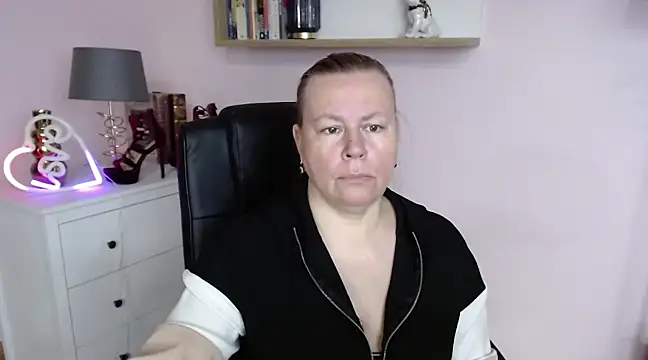 Snapshot of NancyCREAM chatting on 02-23-25, 10:49 NancyCREAM online show from 02-23-25, 10:49