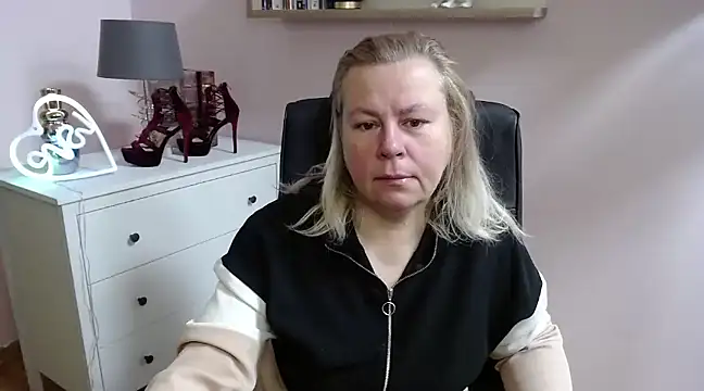 Snapshot of NancyCREAM chatting on 02-25-25, 05:41 NancyCREAM online show from 02-25-25, 05:41