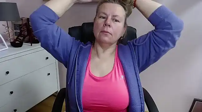 Snapshot of NancyCREAM chatting on 03-04-25, 05:53 NancyCREAM online show from 03-04-25, 05:53