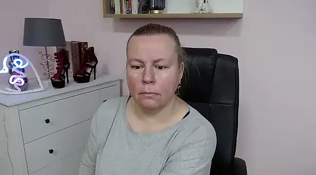 Snapshot of NancyCREAM chatting on 03-08-25, 11:05 NancyCREAM online show from 03-08-25, 11:05