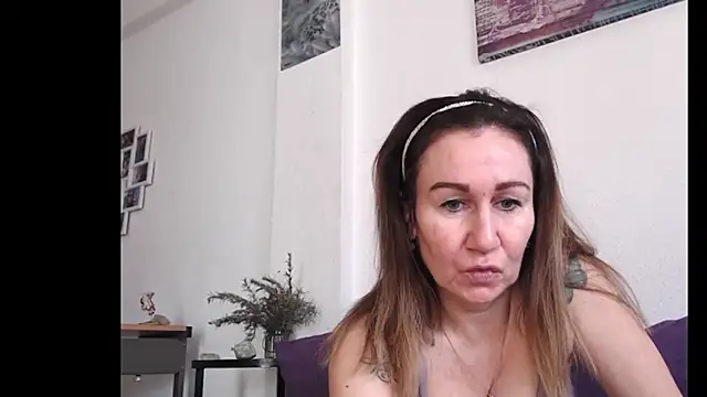 Snapshot of TamaraSweetxo chatting on 02-17-26, 09:06 TamaraSweetxo online show from 02-17-26, 09:06