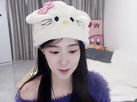 Snapshot of LOLO-yaya chatting on 12-18-24, 07:58 LOLO-yaya online show from 12-18-24, 07:58