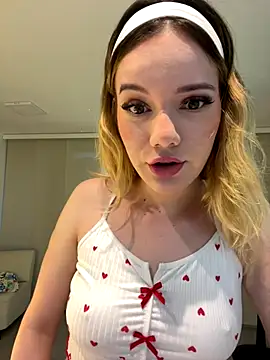 NicoleCut online show from 10-26-25, 10:54