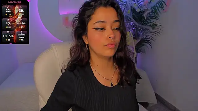 Snapshot of Ariana_Pierce chatting on 10-31-25, 01:34 Ariana Pierce online show from 10-31-25, 01:34