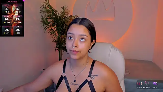 Snapshot of Ariana_Pierce chatting on 12-03-25, 01:42 Ariana Pierce online show from 12-03-25, 01:42