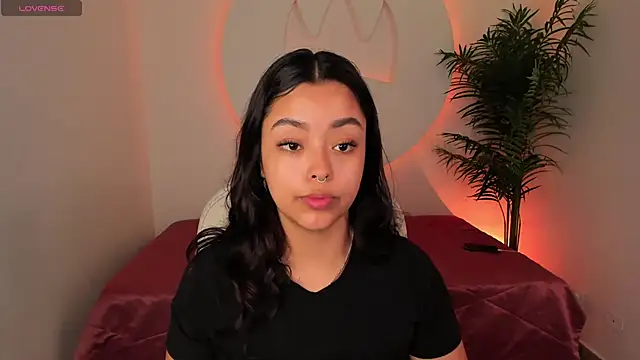 Snapshot of Ariana_Pierce chatting on 12-14-25, 12:43 Ariana Pierce online show from 12-14-25, 12:43