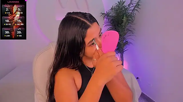Snapshot of Ariana_Pierce chatting on 12-19-25, 12:34 Ariana Pierce online show from 12-19-25, 12:34