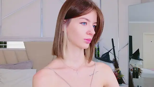 MeganMour online show from 10-31-25, 05:03