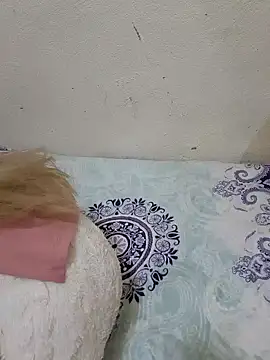 Snapshot of Linda-53 chatting on 02-01-25, 11:06 Linda-53 online show from 02-01-25, 11:06