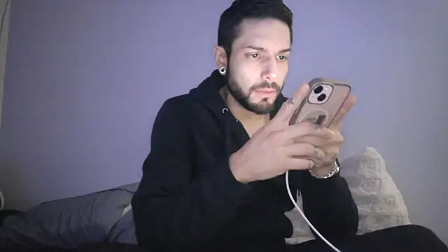 DerekPerez2025 online show from 12-15-25, 04:00