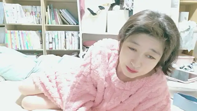 Snapshot of morikawa_sayaka chatting on 05-17-26, 12:45 morikawa sayaka online show from 05-17-26, 12:45