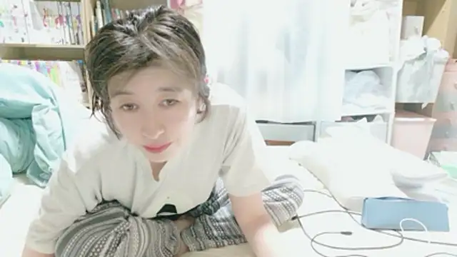 Snapshot of morikawa_sayaka chatting on 06-01-26, 01:02 morikawa sayaka online show from 06-01-26, 01:02