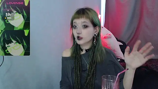 Snapshot of Milten-Trish chatting on 05-07-26, 03:39 Milten-Trish online show from 05-07-26, 03:39