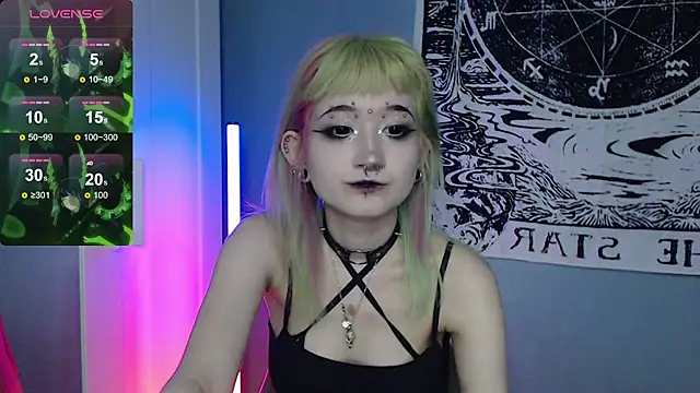 Snapshot of Milten-Trish chatting on 05-25-26, 01:55 Milten-Trish online show from 05-25-26, 01:55
