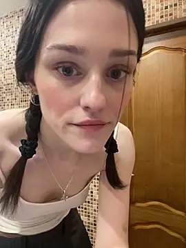 Mia Mia M online show from 03-25-26, 02:56