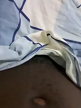 Snapshot of GOLDEN_HQUR chatting on 11-28-25, 01:19 GOLDEN HQUR online show from 11-28-25, 01:19